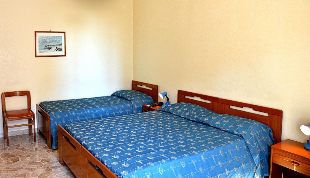Hotel A-14 Modugno Zimmer foto